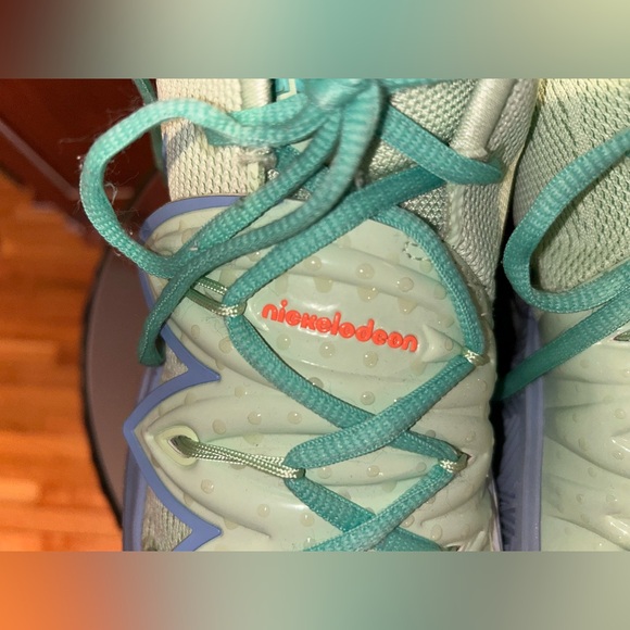 SpongeBob Squidward Kyrie 5 Nike Authentic Men’s Pre-Loved Sneakers - Picture 3 of 9